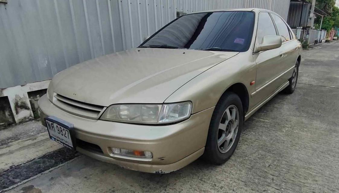 Honda Accord ปี 1994 สีทองรถสวยพร้อมใช้ 2