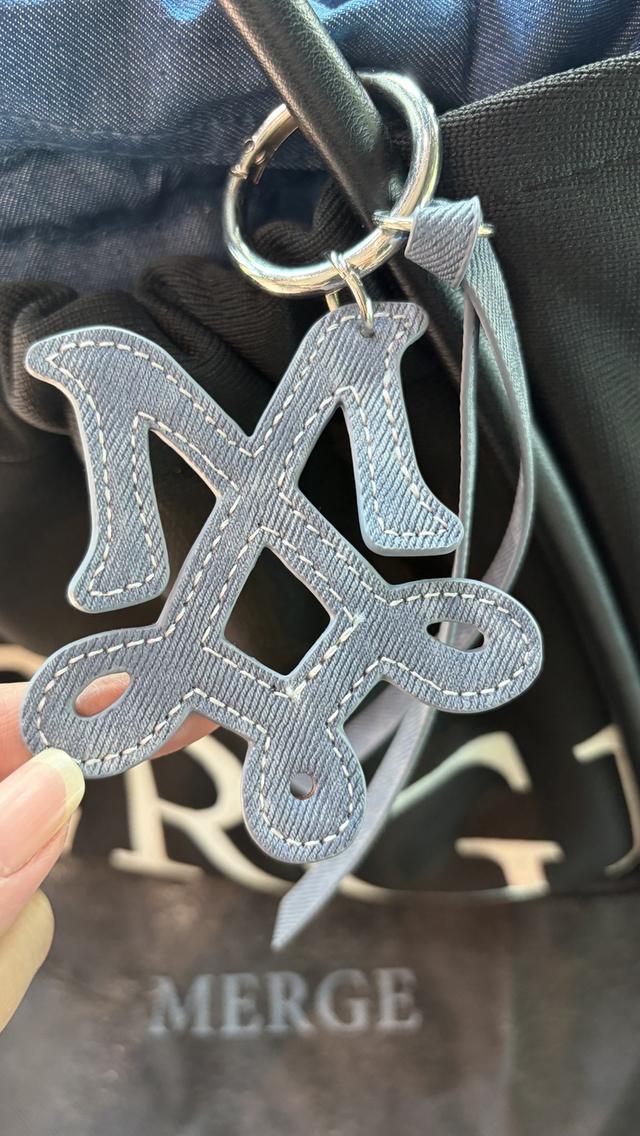 กระเป๋า  Merge ไซส์ L สุพรรณนัดรับในตัวเมืองได้เลยครับ รูปที่ 4