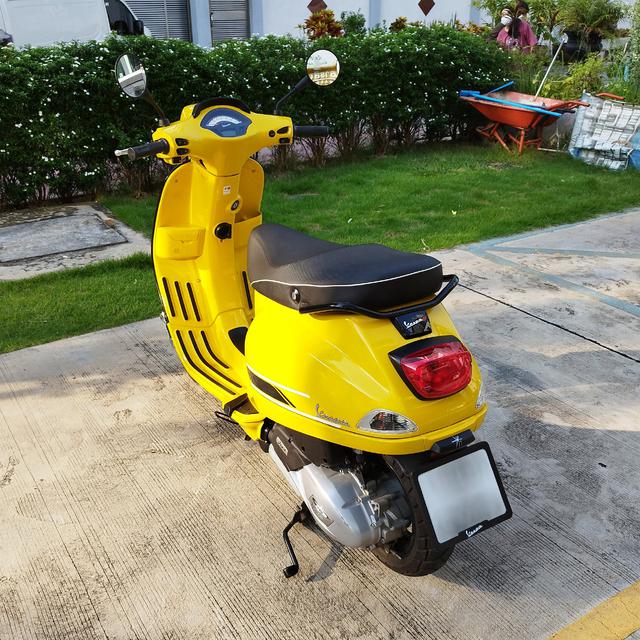 Vespa S125 i-get abs led Collection 2023 สีเหลือง 6