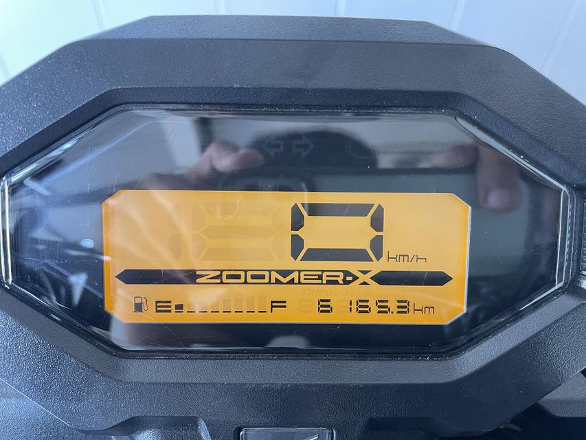 Zoomer-x สมุดคู่มือครบ รถสภาพเดิม ใช้งานน้อย ไม่ล้ม ไม่ชน เครื่องเดิมแน่นๆ ชุดสีสวย เอกสารครบ วิ่ง6000 ปี64 4