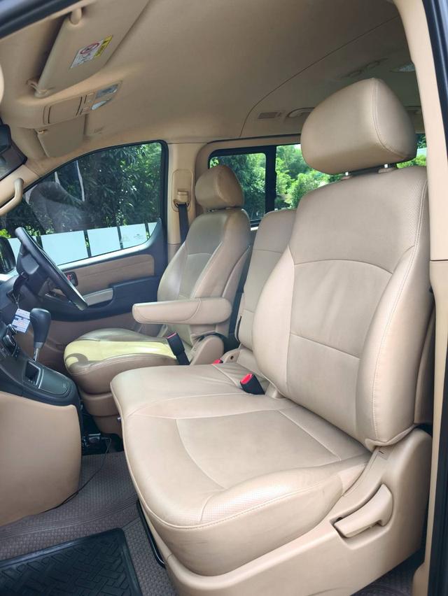 Hyundai H1 รุ่น 2.5 Elite ดีเซล เกียร์ออโต้ ปีจดทะเบียน 2021 9
