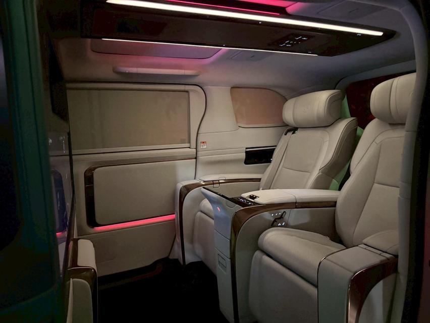 Lexus LM350h 4 ที่นั่ง สีขาว Wrap สีพิเศษ รูปที่ 11