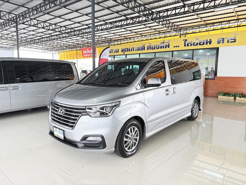 Hyundai H-1 2.5 Deluxe (ปี 2018) Wagon AT
