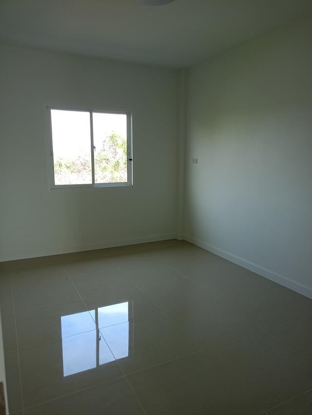 บ้านทาวน์โฮม 2ชั้น 3นอน 2น้ำ 1จอด  9