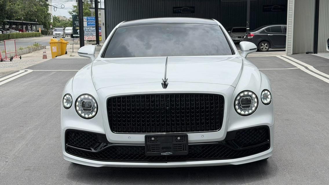 Bentley Flying Spur 2.9 Hybrid 4WD 2022จด23 สีขาว รถศูนย์ AAS วารันตียังเหลือต่อได้ ออฟชั่นเต็มสุด รูปย่อยที่ 2