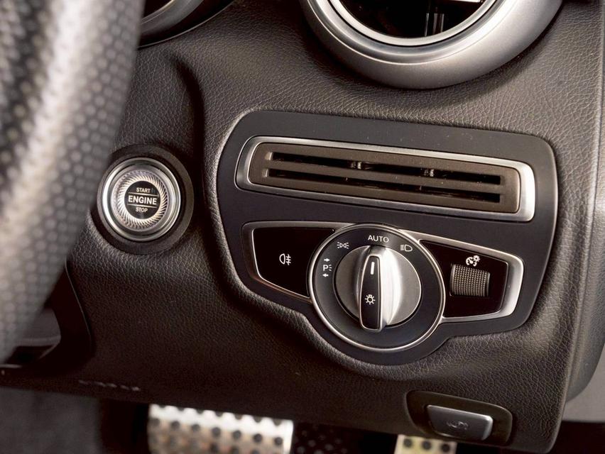 Mercedes Benz C300e AMG SPORT  ปี จด 2022 9