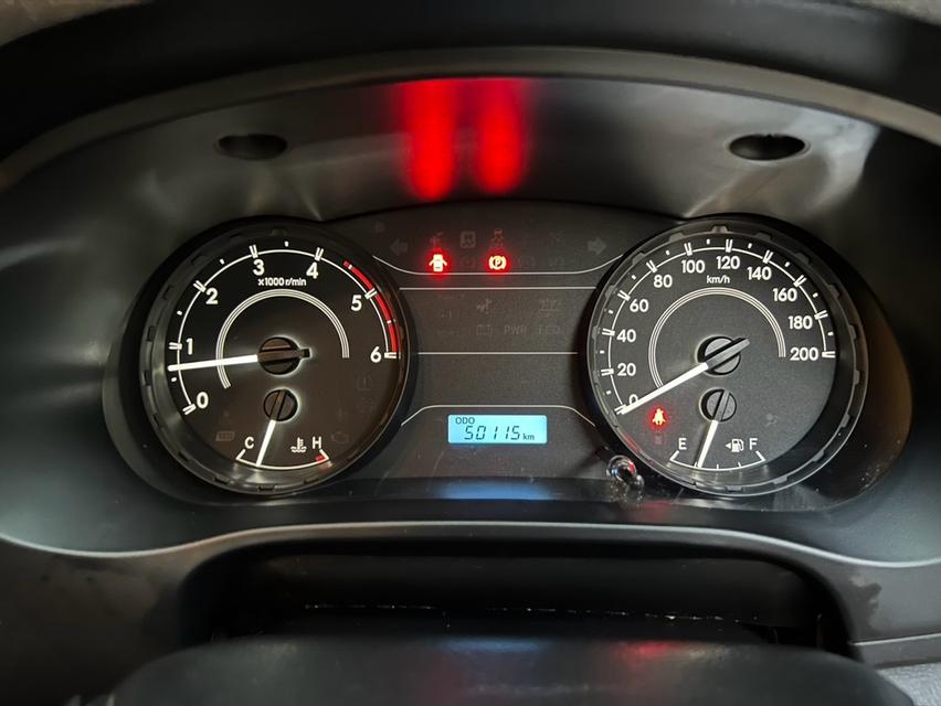 TOYOTA REVO ปี 2022 รุ่น 2.4 ตอนเดียว Z edition เกียร์ธรรมดา สีเทา รถบ้านมือเดียว เลขไมล์น้อยมากๆ 5หมื่นกว่าkm ซื้อมา รูปที่ 11