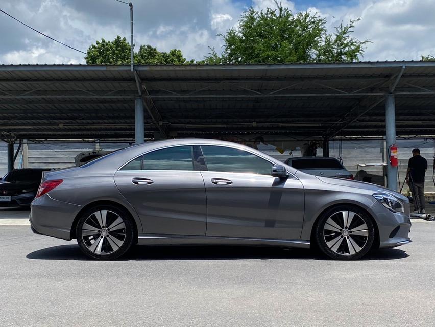 Mercedes-Benz CLA200 Urban Facelift ปี2017 เลขไมล์ 88,xxx km