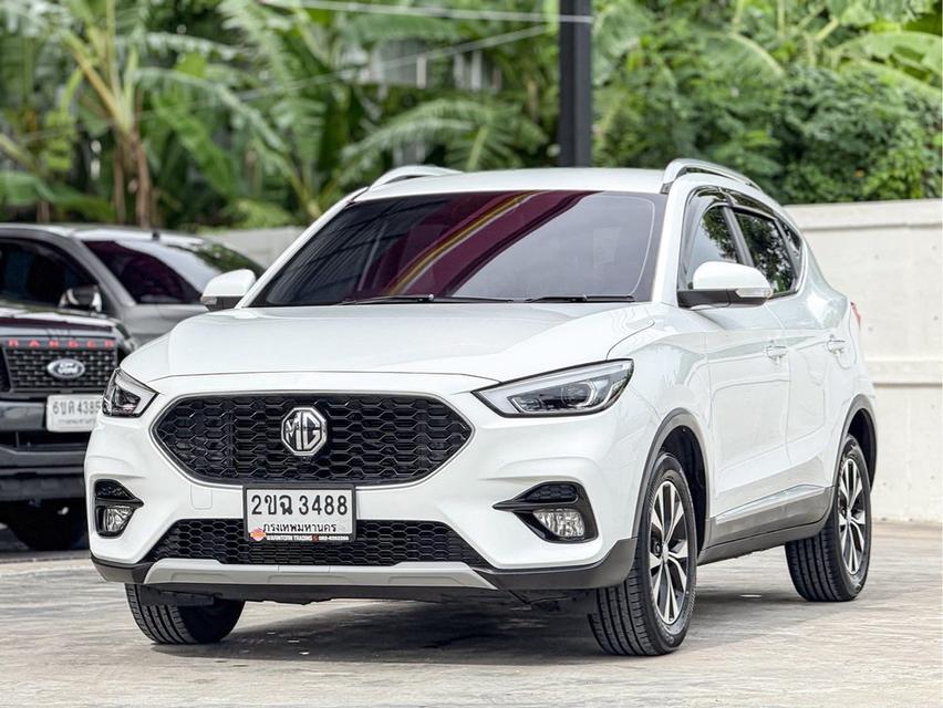 ปี 2020 MG ZS, 1.5 D+ โฉม ปี17-ปัจจุบันสีขาว จดทะเบียน ปี 21 เครื่องยนต์เบนซินเลขไมล์ 46,910 km. มือเดียวป้ายแดง