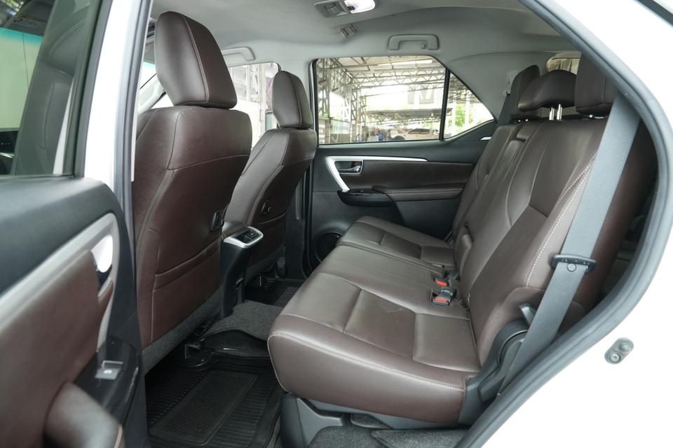 2020 TOYOTA FORTUNER 2.4 V 2WD SUV สีขาว เลขไมล์ 118221 กม. 15