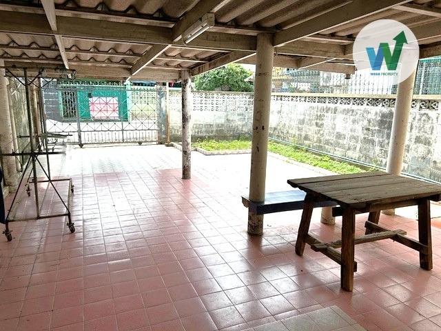 ขายบ้านแฝด หมู่บ้านปิ่นเจริญ 3 ดอนเมือง 35 ตร.ว. 3 ห้องนอน 2 ห้องน้ำ 1 ห้องทำงาน 2 ที่จอดรถ ใกล้โรบินสันศรีสมาน 3