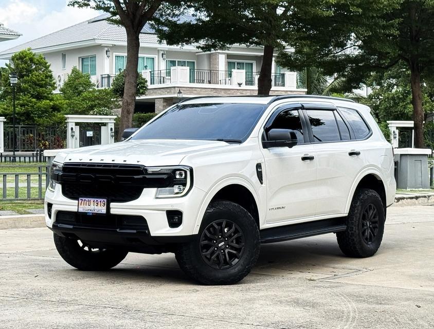 Ford everest 2.0 Bi-Turbo Titanium+ 10AT 4×4 ปี2024 Top สุด ใช้น้อย 7 หมื่นโล พร้อมของแต่งเป็นแสน เจ้าของเดียว