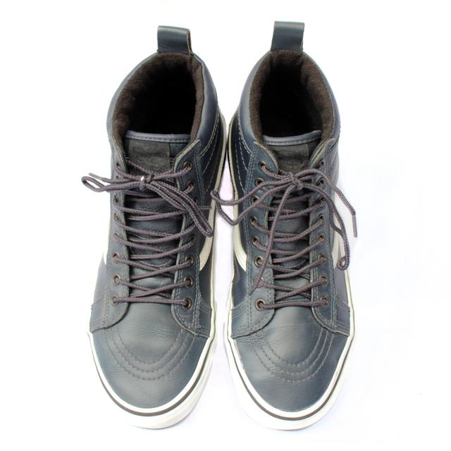 Vans ผ้าใบหุ้มข้อมือสอง หนังพียู สีกรม สภาพเหมือนใหม่ ส่งฟรี!
