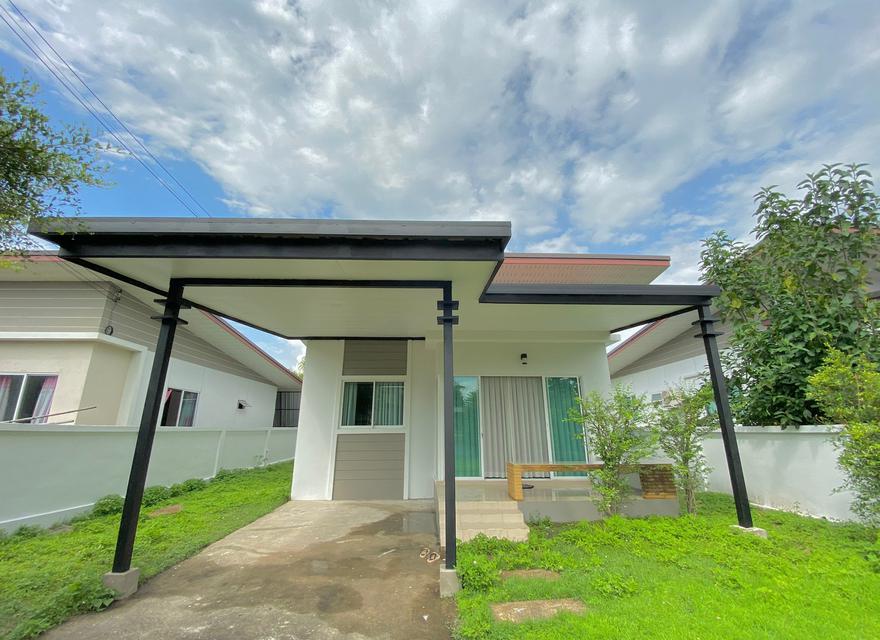 รูป บ้านเดี่ยวสไตล์โมเดิร์น (เจ้าของขายเอง) ตกแต่งพร้อมเข้าอยู่ ฟรีโอน ใกล้เมืองเชียงใหม่ คมนาคมสะดวก