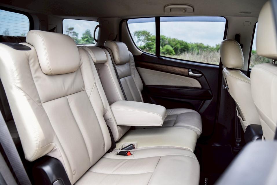 รหัสรถ CBL3168 ISUZU MU-X 3.0 DVD NAVI 4×2 AT 2015 11
