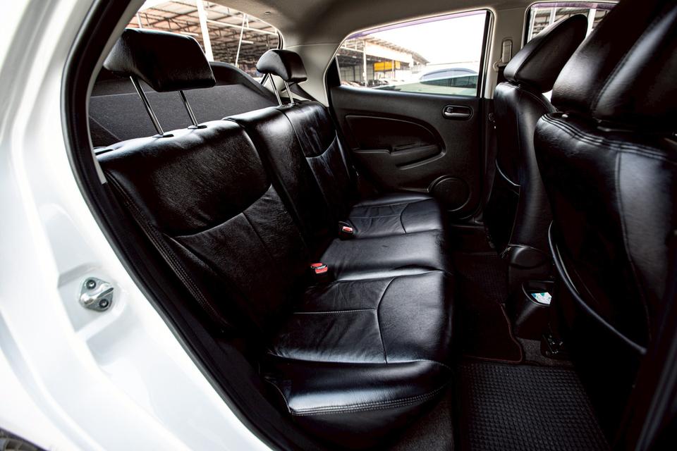 Mazda2 1.5 Spirit Sport สีขาว ปี 2011 รูปที่ 10