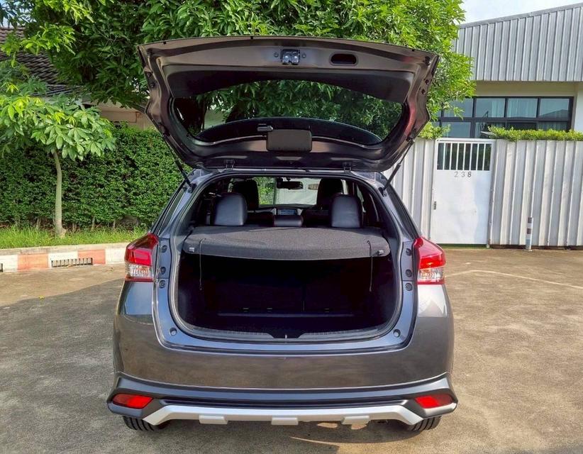 Toyota Yaris 1.2 High Cross ปี 2020   8