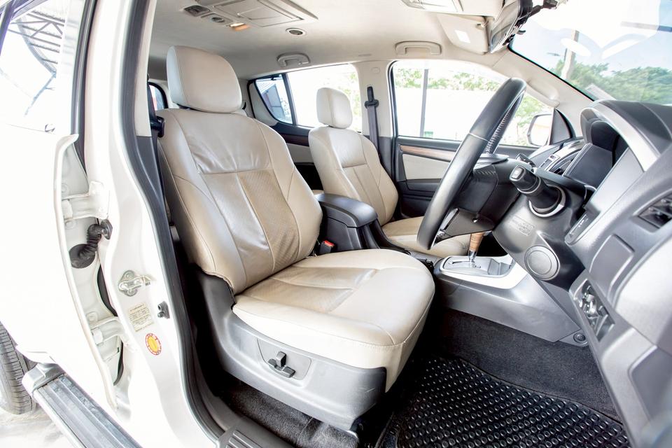 Isuzu Mu-X 3.0 DVD Navi สีขาว ปี 2015  10