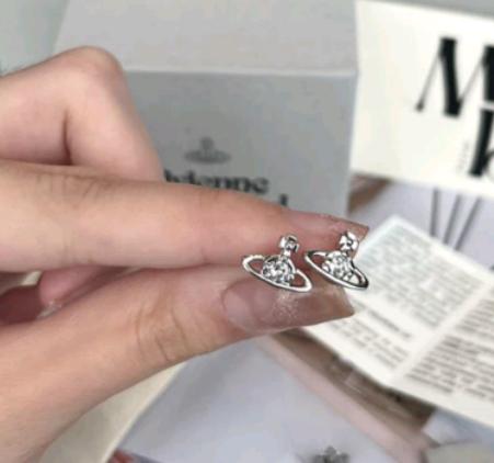 ต่างหู Vivienne Westwood ต่างหูรุ่น Nano Solitaire earrings