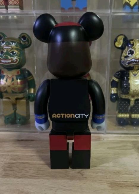 Bearbrick Jiangshi GID 3