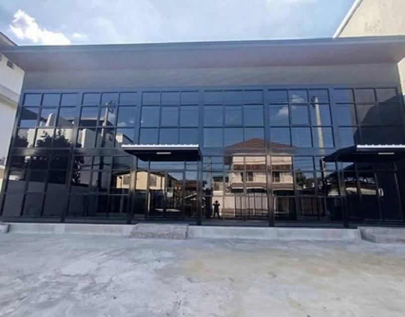 ให้เช่า โฮมออฟฟิศ / อาคาร สร้างใหม่ 2 ชั้น 2 อาคาร / พื้นที่ดิน 100 ตาราวา / พื้นที่ใช้สอย 332 ตารางเมตร / ทำเล สุขุมวิท 101 ซอยปุณวิถี เข้าซอยไม่ลึก 1