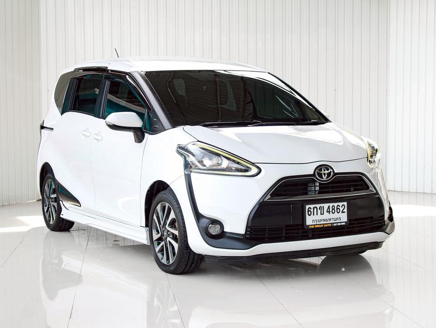 TOYOTA SIENTA 1.5 V 2017
