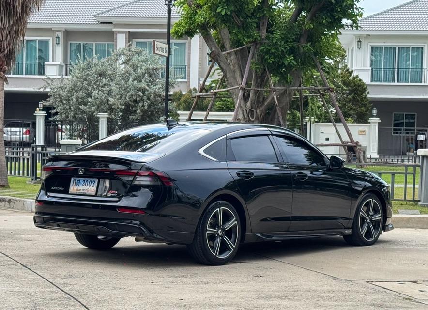 Honda Accord e:HEV RS Top สุด ปี 2025 ใช้งาน 3 หมื่นโลเจ้าของเดียว วารันตีเหลือยาว รูปย่อยที่ 4