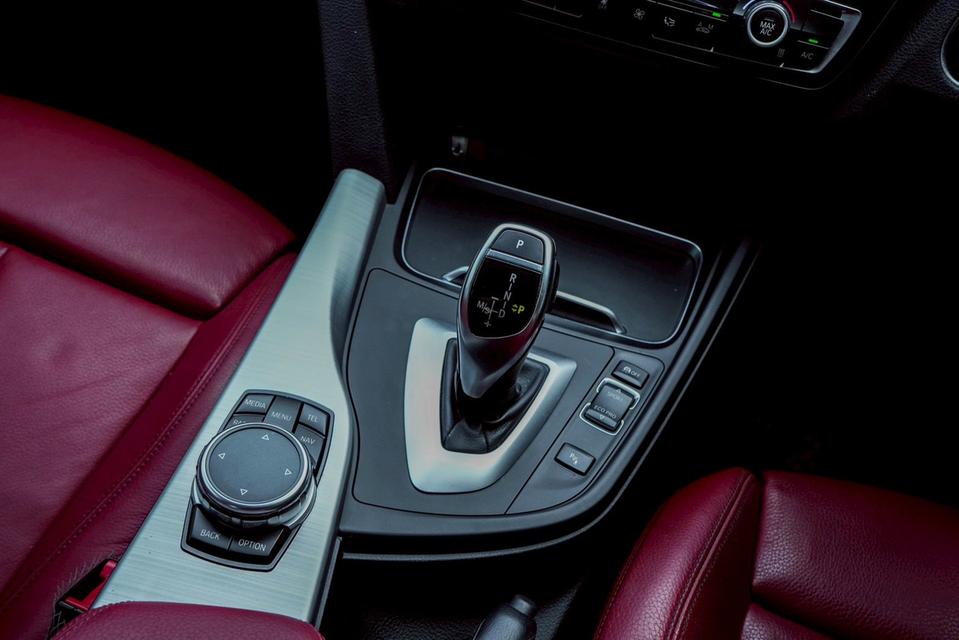 BMW 320d 2.0 GT SPORT F34 AT 2017ไมล์ 126,xxx km. !!! ราคา 739,000 บาท รูปที่ 11