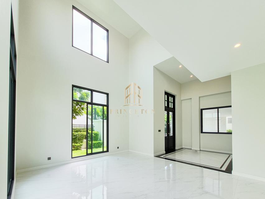 3-Storey Luxury House CINQ ROYAL The Eighteen Bangna KM.7 5