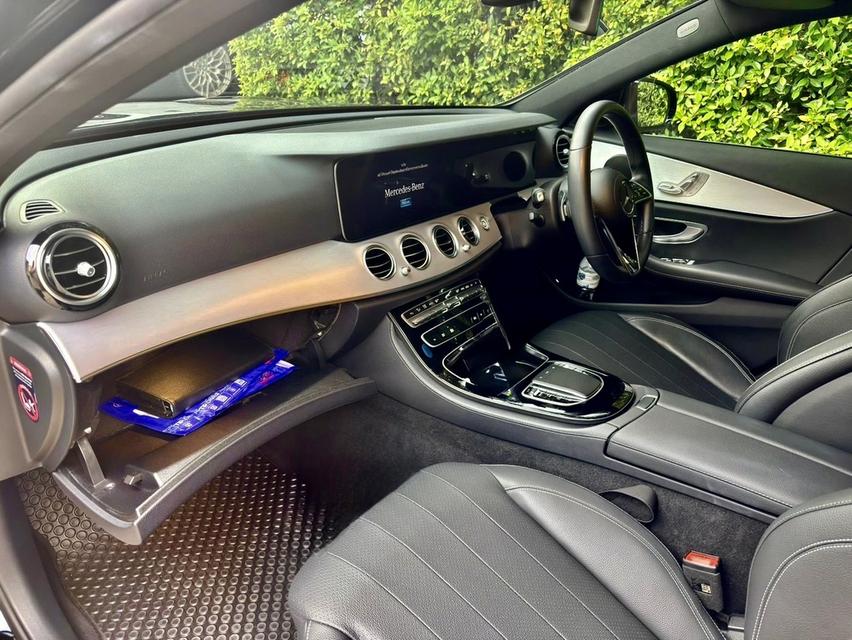 Mercedes-Benz E220d AMG Sport รูปที่ 3