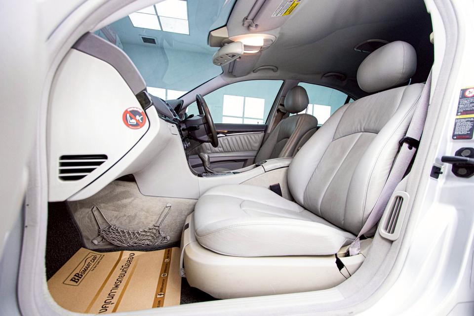 MERCEDES-BENZ E-CLASS E240 2.6 AVANTGARDE  2003  8