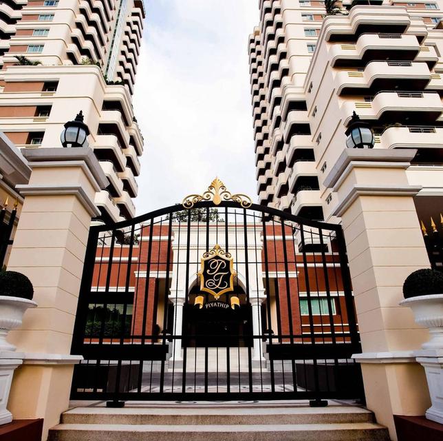 Penthouse duplex for rent, 22nd-23rd floor, Piyathip Place, Sukhumvit 39. Excellent location, convenient transportation, near ASB International School 1