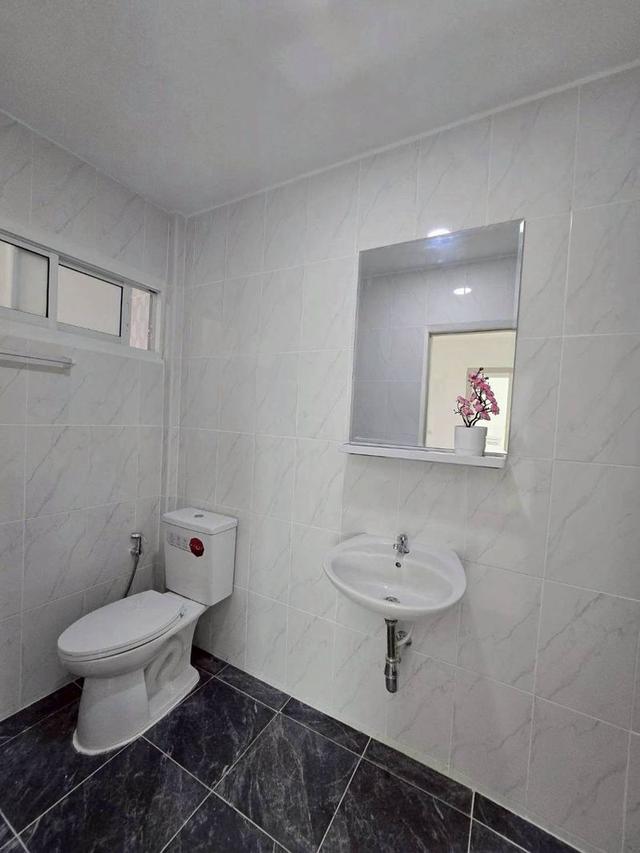 🚗🚗 จอดรถในบ้านได้ถึง 2 คัน 🚗🚗หมู่บ้านบัวทอง4  (คุณาภัทร) บางบัวทองทาวน์เฮ้าส์ 2 ชั้น  หลังมุมในส่วนตัว ตกแต่งใหม่พร้อมอยู่ 14