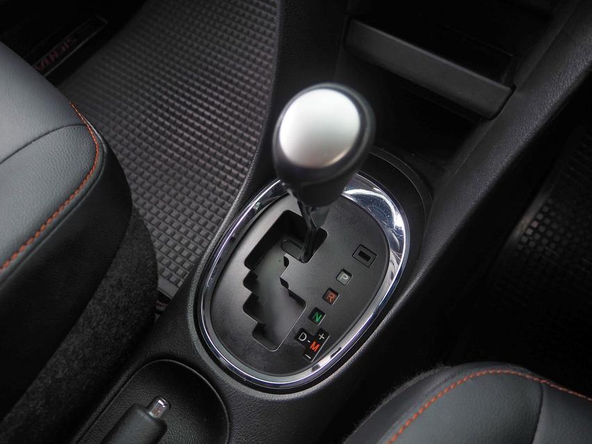 toyota sienta 1.5 v 2022 ขาว 11