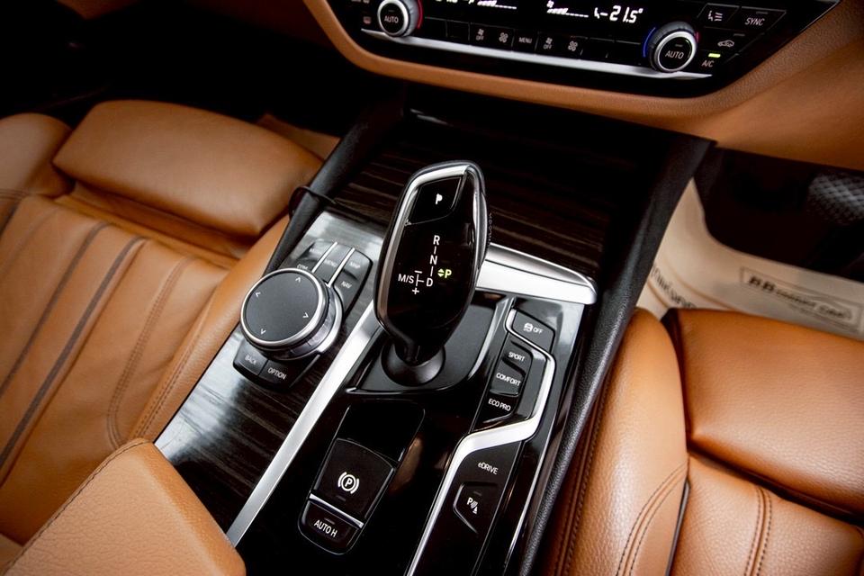 รหัสรถ 1D890 BMW 530E HIGHLINE 2.0 11