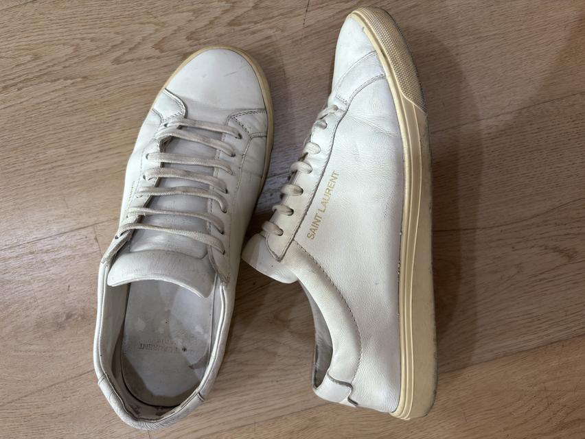 Saint Laurent Leather Sneakers  Size 38-39 รุ่น Andy  ของแท้แน่นอน100%  มีรอยตามรูปภาพ หนังแท้ กัดนิดหน่อย  ปล่อย 1500 รูปที่ 3