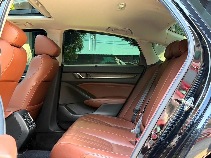 2021 HONDA ACCORD HYBRID รถมือเดียวออกป้ายแดง รถวิ่งน้อย เข้าศูนย์ตามระยะ รถไม่เคยมีอุบัติเหตุครับ 14