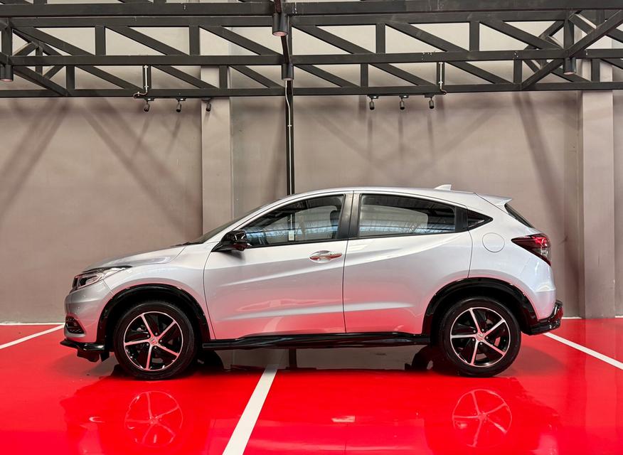 2019 HOND HRV 1.8 RS รุ่นTOP SUNROOF รถมือเดียวออกป้ายแดง รถวิ่งน้อย ไม่เคยมีอุบัติเหตุครับ