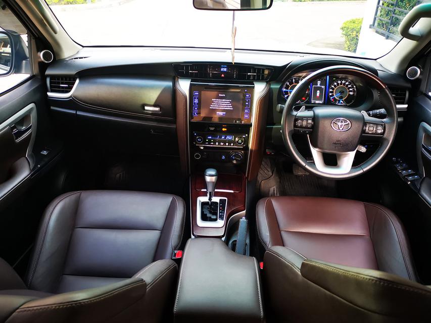Toyota Fortuner 2.4 V (ปี 2018) SUV AT  6