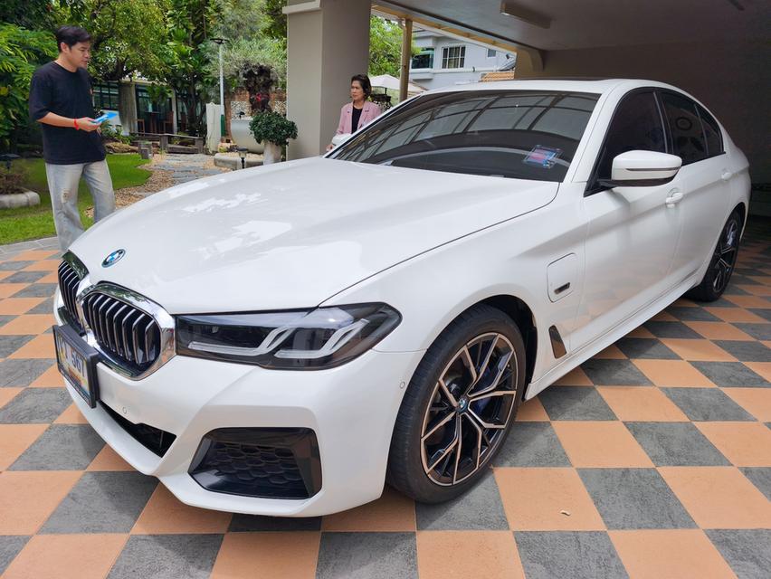 รหัสรถ KPV567 2022 BMW 530e Msprort 12
