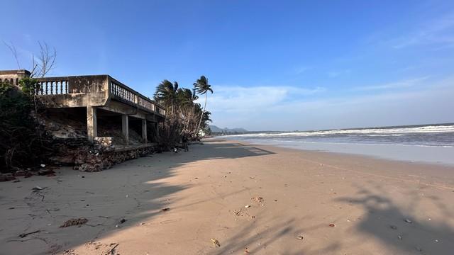 ที่วิวสวยมีไว้ไม่ผิดหวัง ขายที่ดินริมหาดสะพลีทรายขาวน้ำใสคราม สวยงามวิวทะเลธรรมชาติสุดสุด ปะทิวใกล้หาดสวยทุ่งวัวแล่น