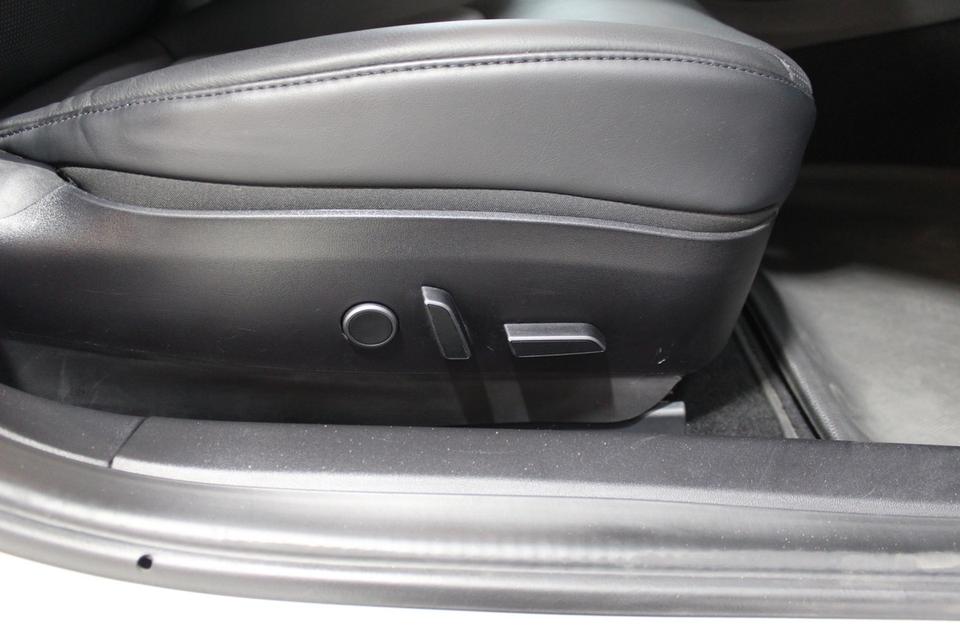 รหัสรถ JRS777 Tesla Model3 Performance  ปี 22 15