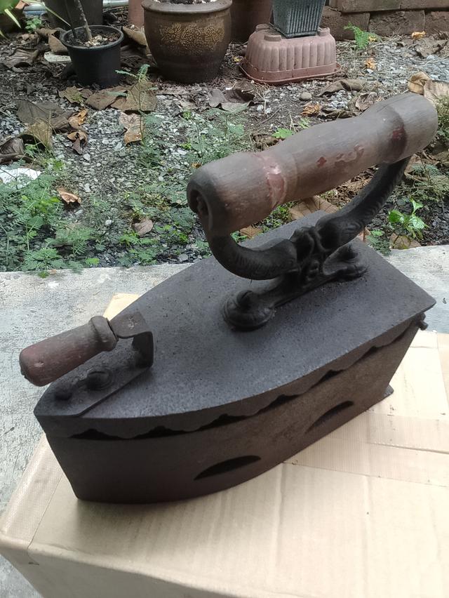 เตารีดโบราณ ขายด่วน เป็นของสะสมตกแต่งร้านบ้าน