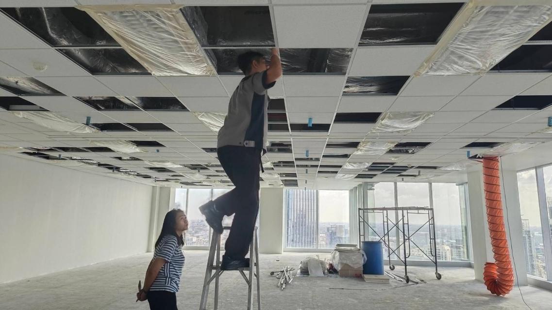 Reinstatement demolition contractor responsible for dismantling office spaces in order to return the premises to the landlord / รับรื้อถอนสำนักงาน  9