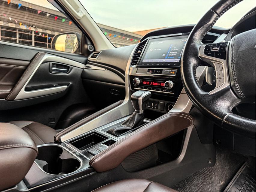 ขาย Mitsubishi Pajero 2.4GT ปี21 9