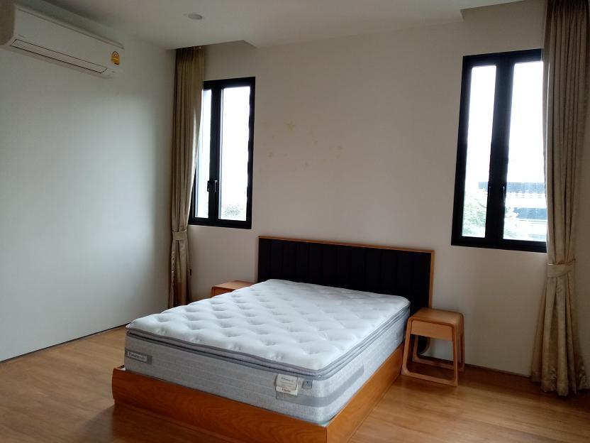 Sale Town House luxury with tenant special price for sale now Ekkamai 5