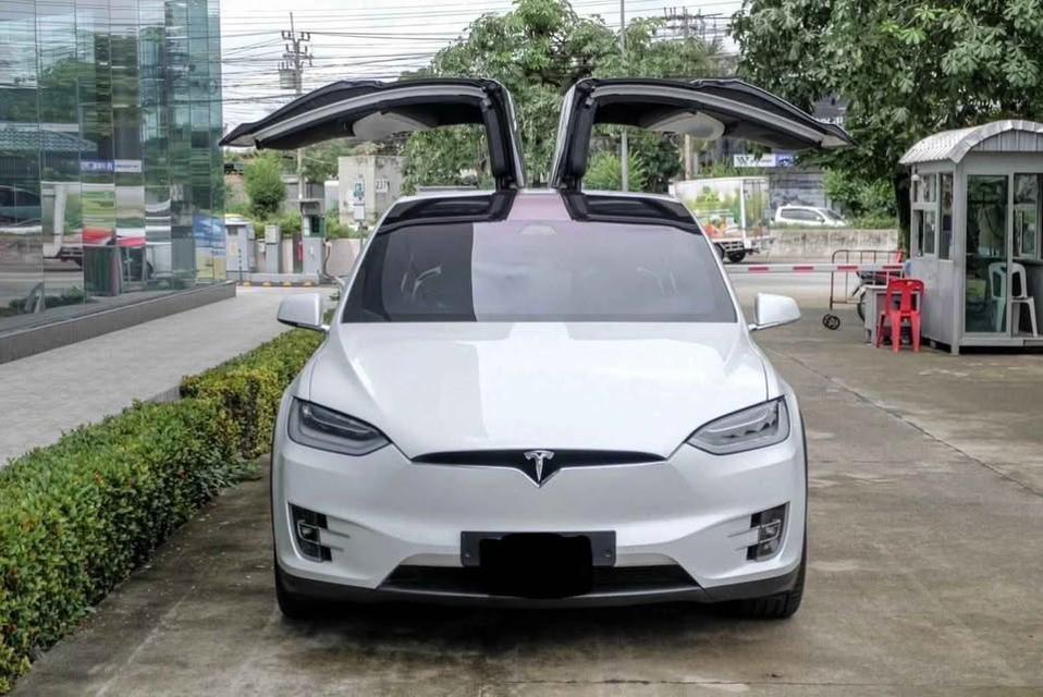 Tesla Model X SUV อัจฉริยะ รุ่นใหญ่ของเทสล่า