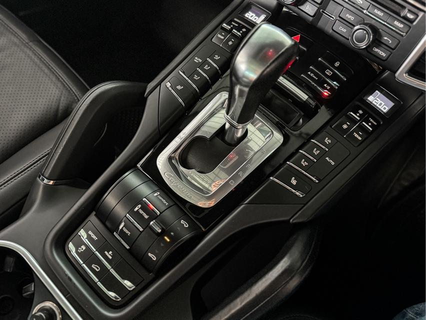 2012 PORSCHE CAYENNE S, 3.0 S HYBRID 9