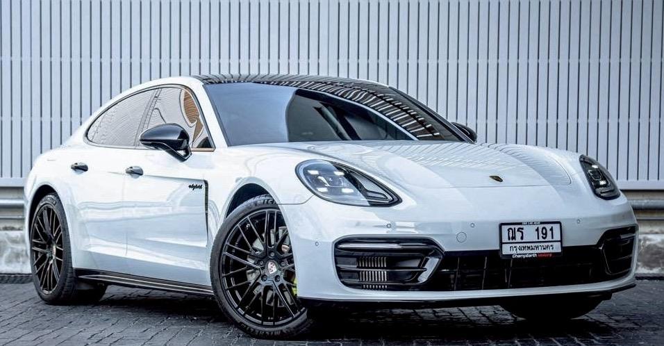 Porsche Panamera 4 E-Hybrid (AAS)