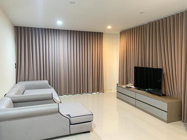 ให้เช่าบ้านเดี่ยว 2 ชั้น หมู่บ้านเศรษฐสิริ ถนนศรีนครินทร์ร่มเกล้า  พร้อมอุปกรณ์เฟอร์นิเจอร์เข้าอยู่ได้ทันที ที่จอดรถภายในบ้าน 2 คัน 2